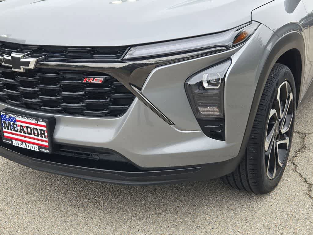 Used 2024 Chevrolet Trax RS FWD image 11