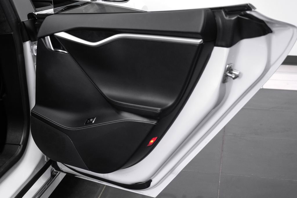 Used 2018 Tesla Model S 75D image 52