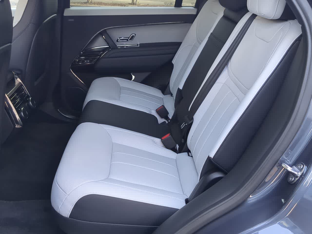 Used 2025 Land Rover Range Rover Sport Dynamic SE AWD/4WD image 19