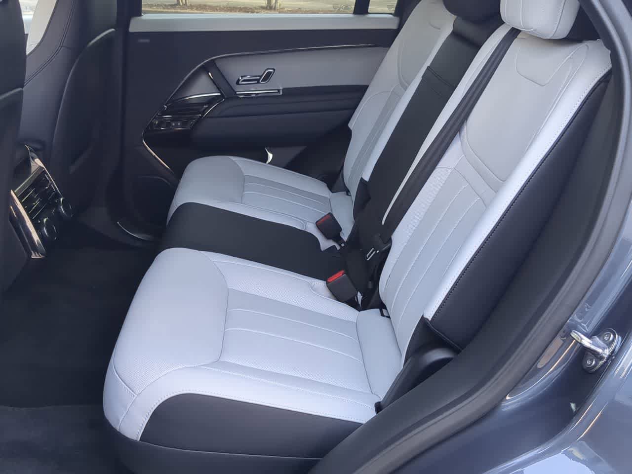 New 2025 Land Rover Range Rover Sport Dynamic SE AWD/4WD image 19