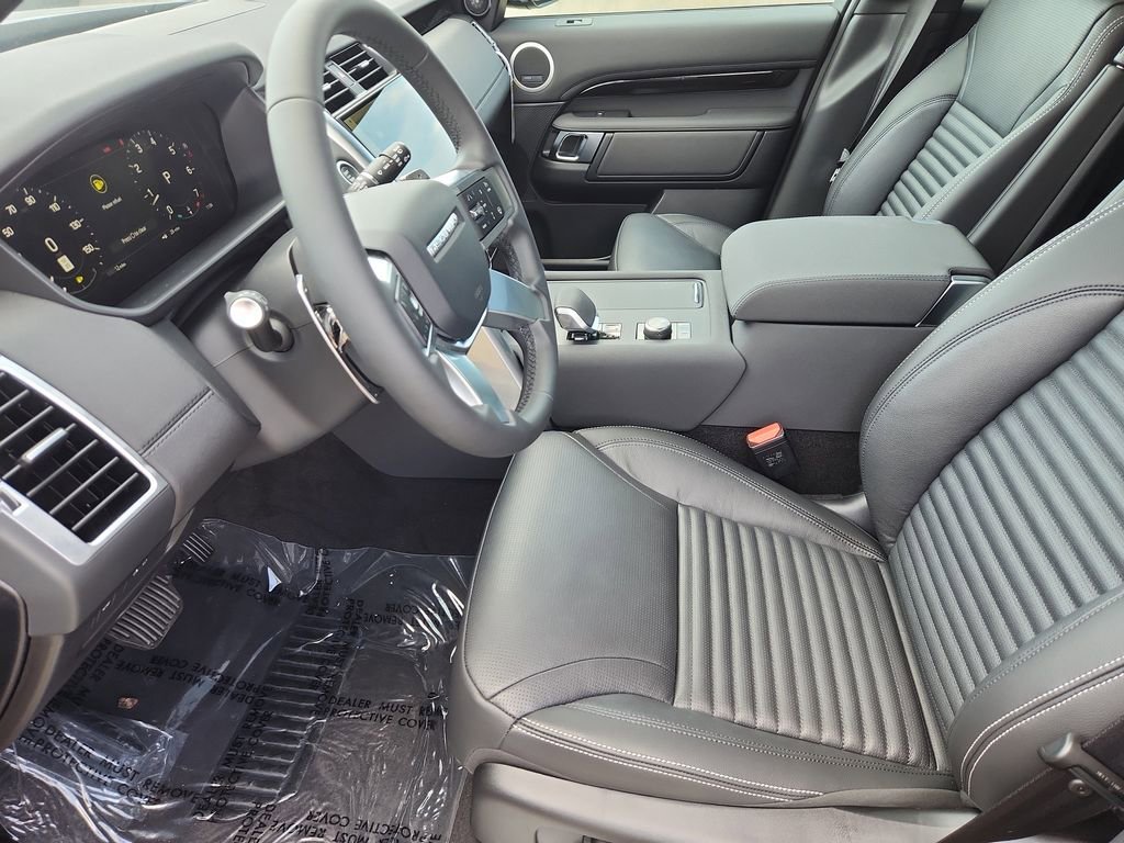 Certified 2025 Land Rover Discovery S AWD/4WD image 23