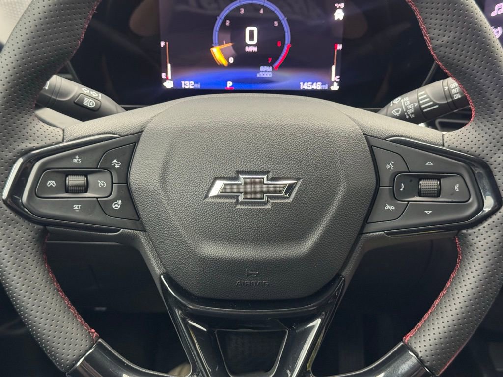 Used 2025 Chevrolet Trax RS FWD image 19