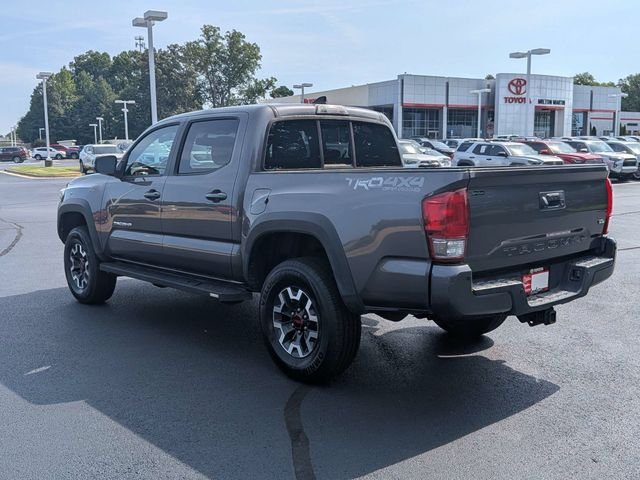 Used 2016 Toyota Tacoma TRD Off-Road w/ Premium & Technology Package AWD/4WD image 4
