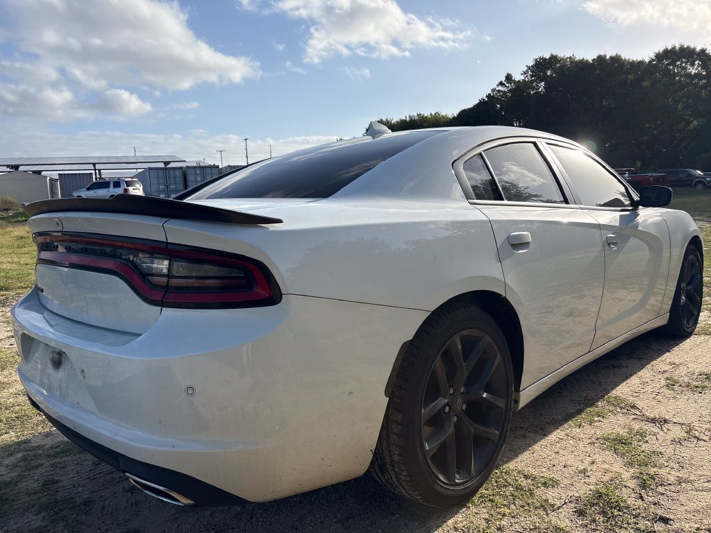 Used 2022 Dodge Charger SXT w/ Plus Group RWD image 17