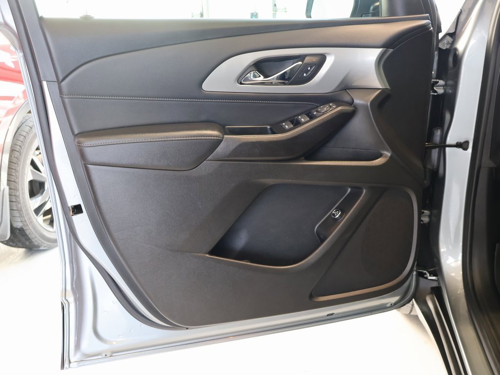 Certified 2023 Chevrolet Traverse LT w/ Midnight/Sport Edition image 11