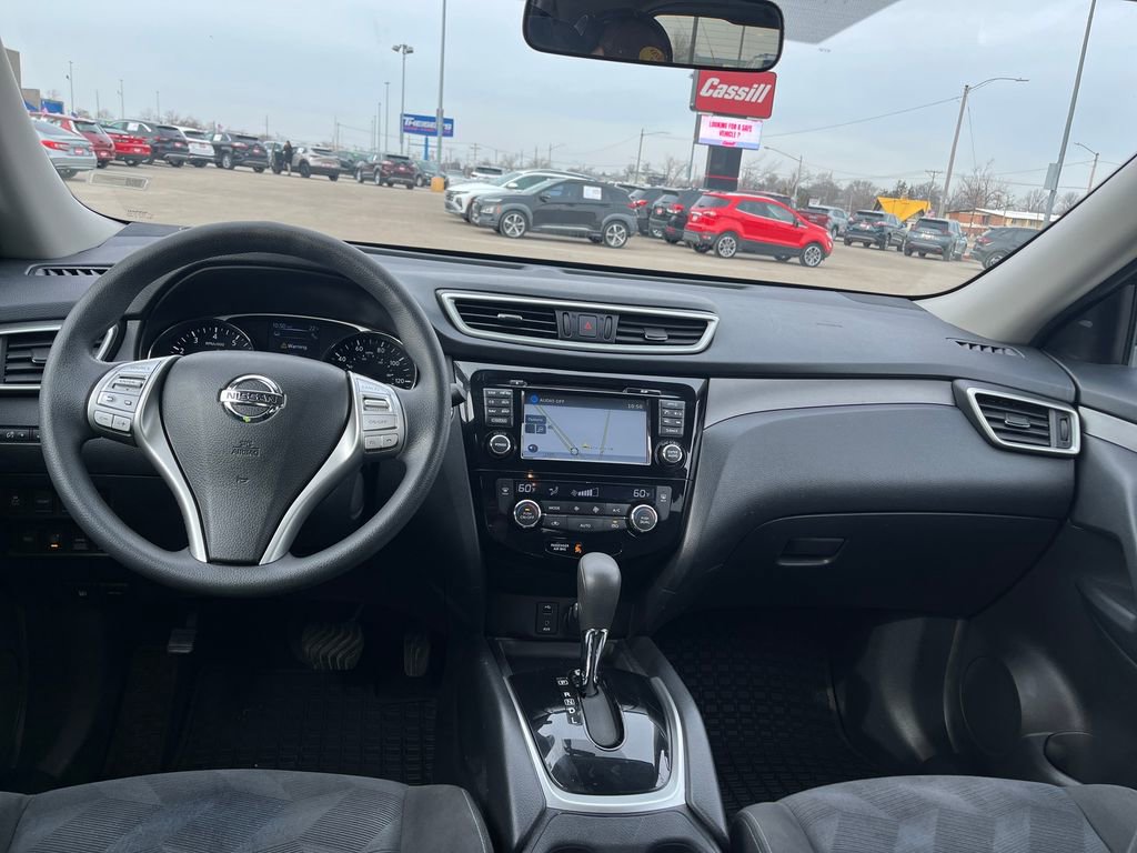 Used 2015 Nissan Rogue SV w/ SV Premium Package image 22