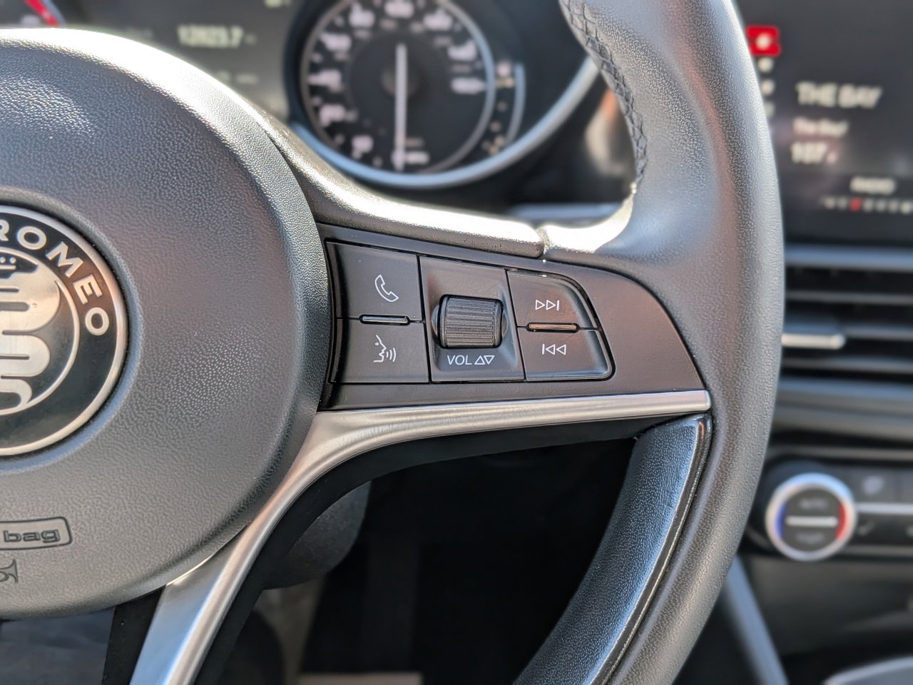 Used 2018 Alfa Romeo Giulia AWD image 27