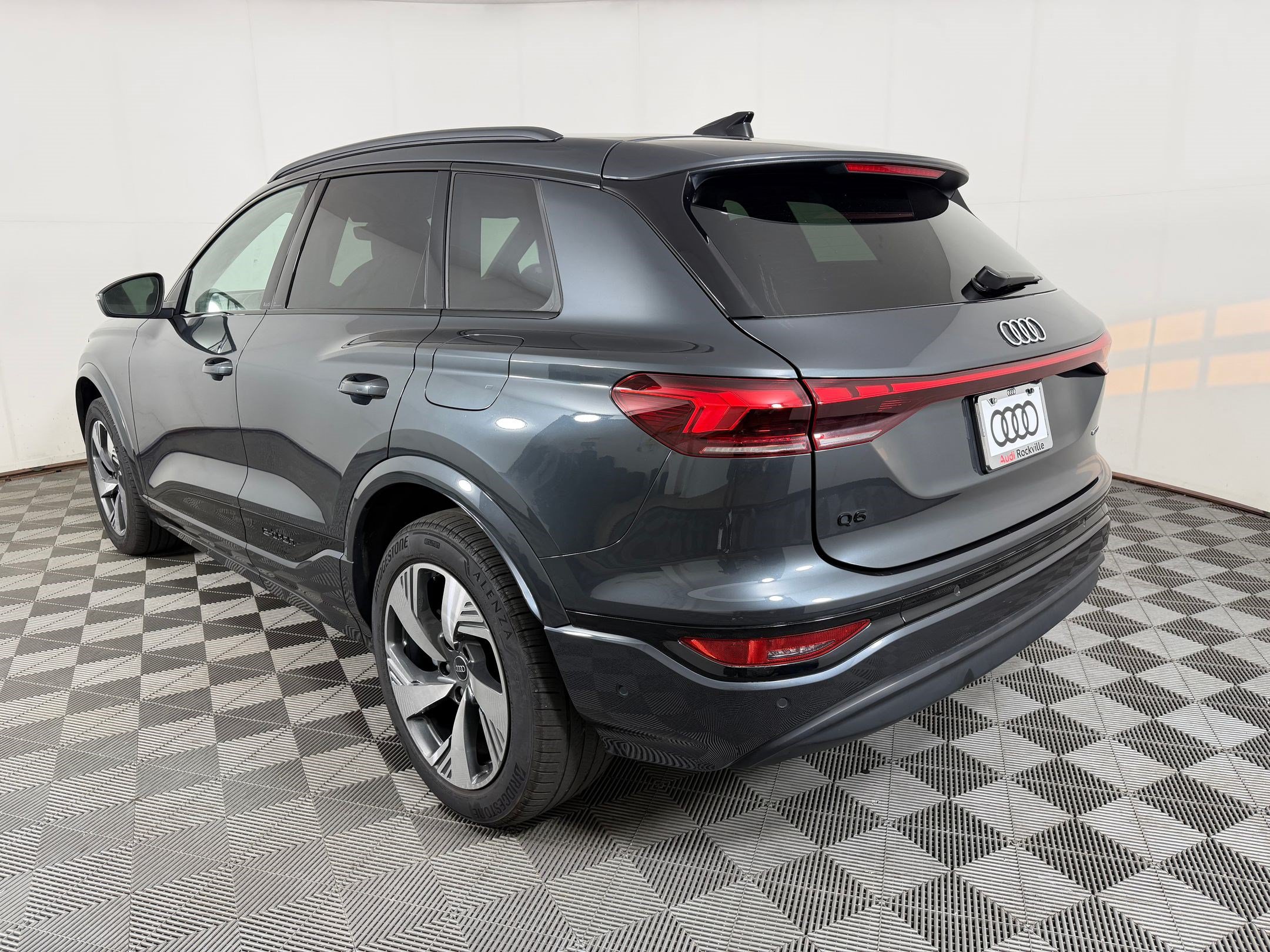 Certified 2025 Audi Q6 e-tron Premium Plus w/ Premium Plus AWD/4WD image 3