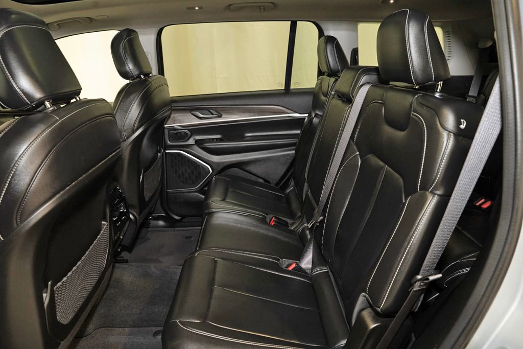 Used 2022 Jeep Grand Cherokee L Limited image 10