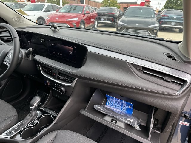 Certified 2024 Buick Encore GX Preferred AWD/4WD image 30