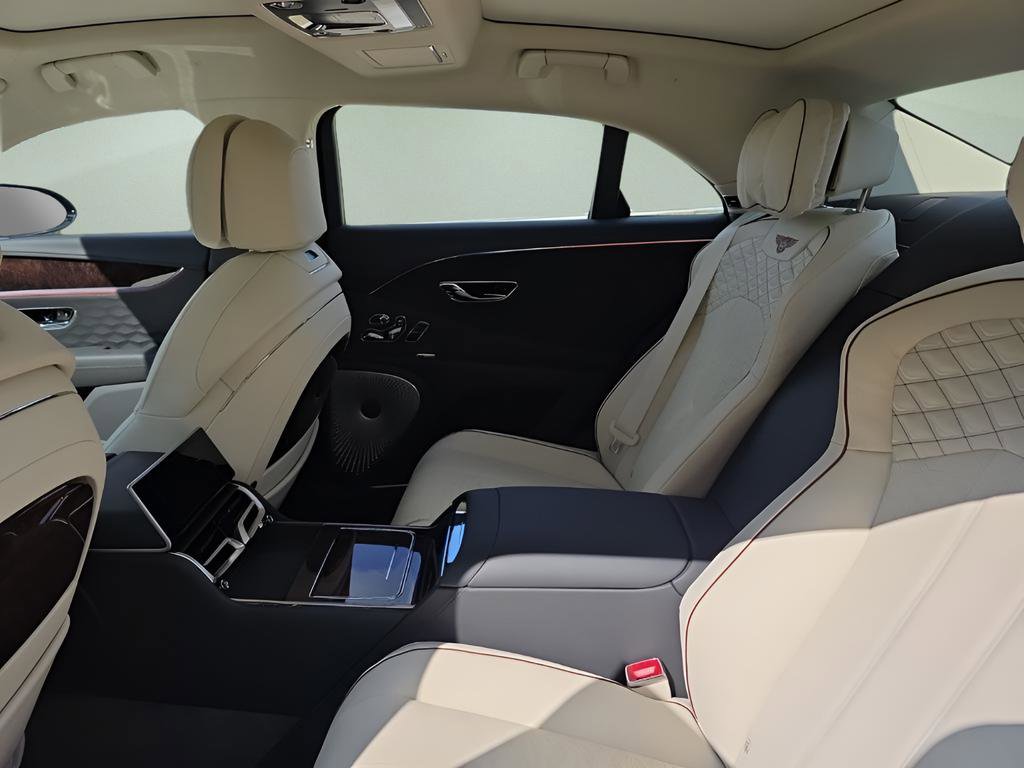 New 2025 Bentley Flying Spur Plug-In Hybrid AWD/4WD image 34