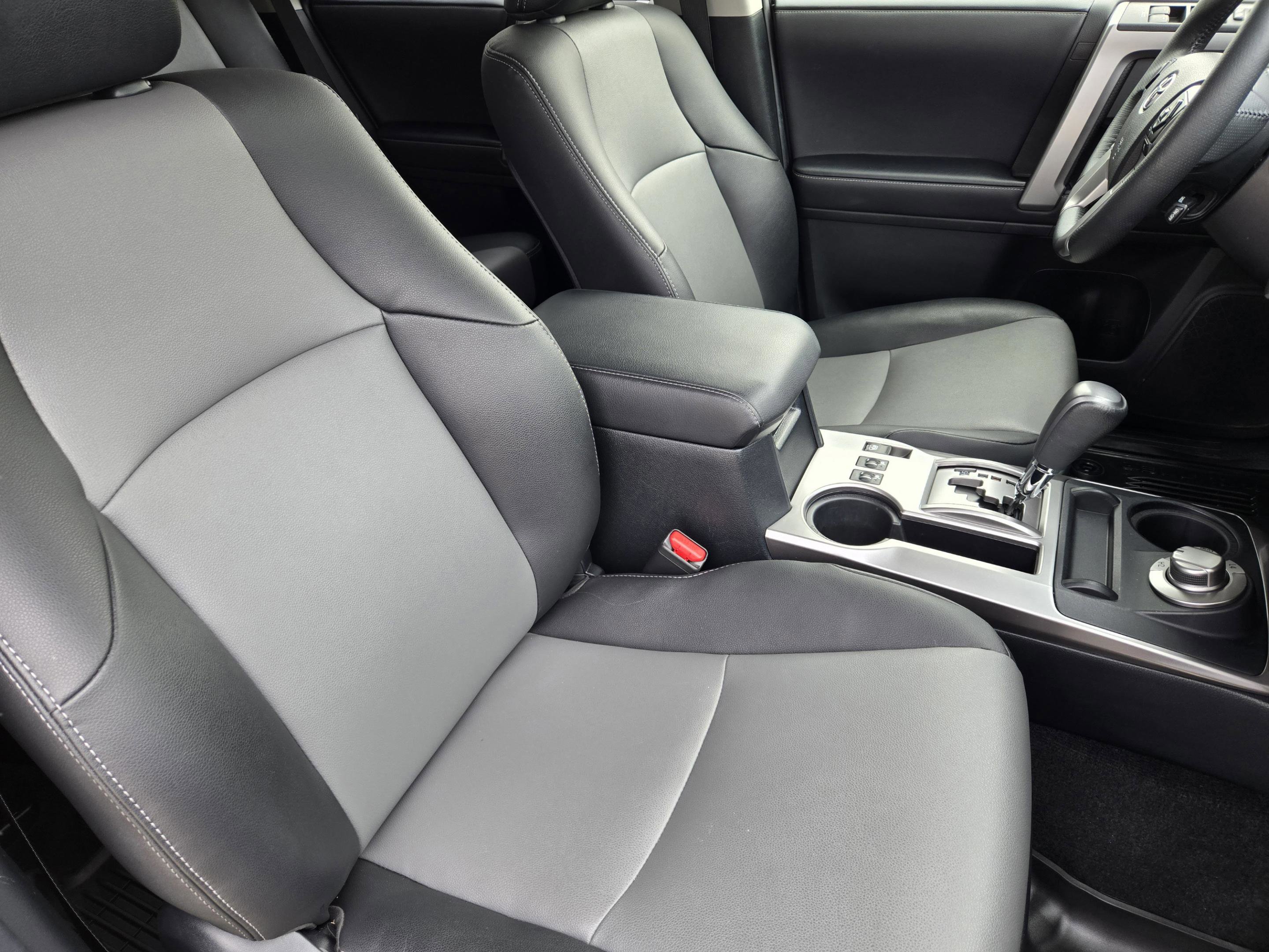 Used 2022 Toyota 4Runner SR5 Premium w/ Moonroof Package AWD/4WD image 11