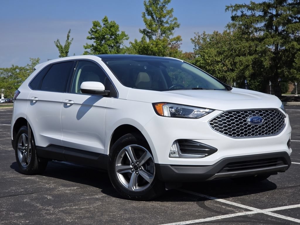 Used 2023 Ford Edge SEL w/ Convenience Package AWD/4WD image 2
