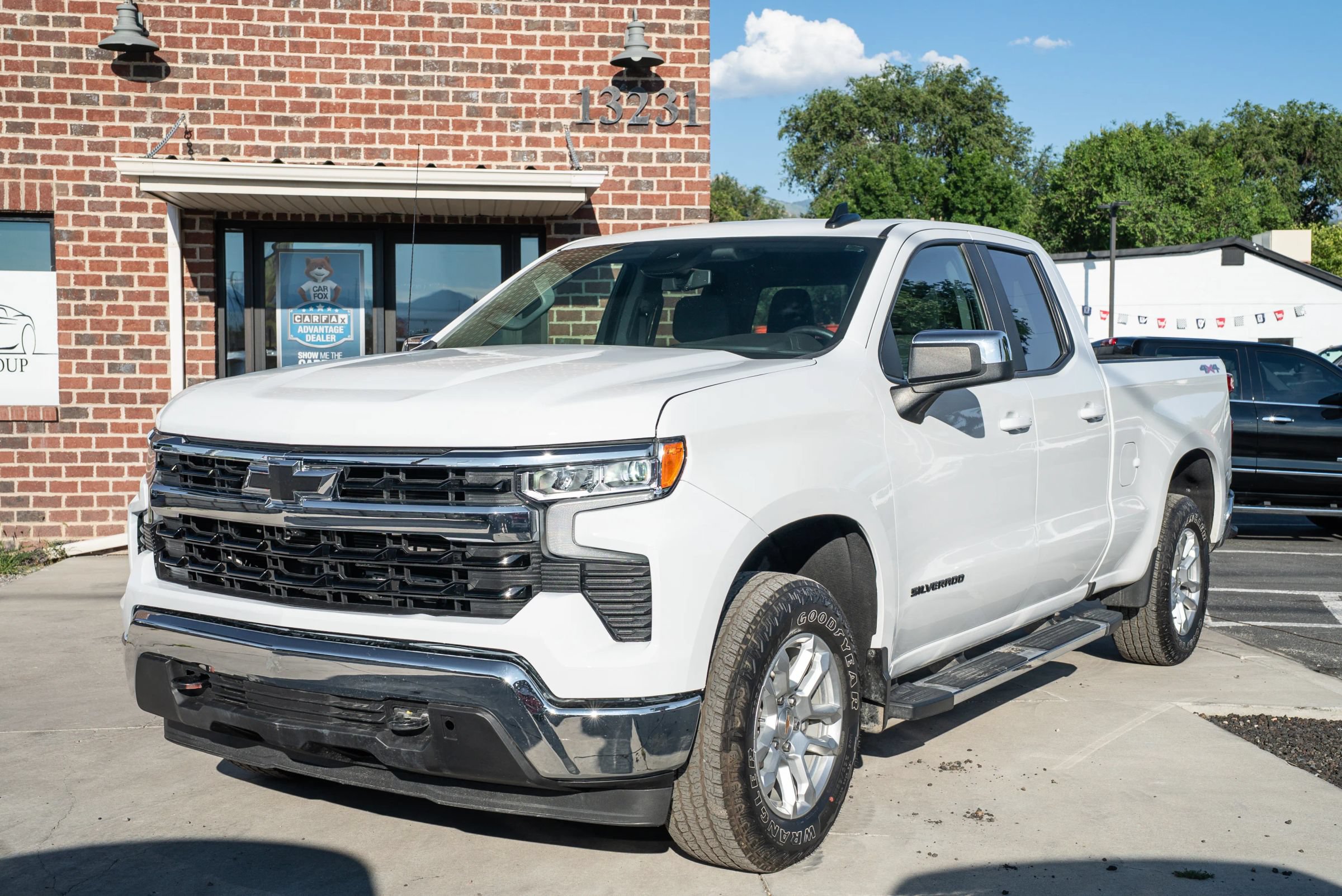 Used 2025 Chevrolet Silverado 1500 LT w/ LPO, Dark Essentials Package