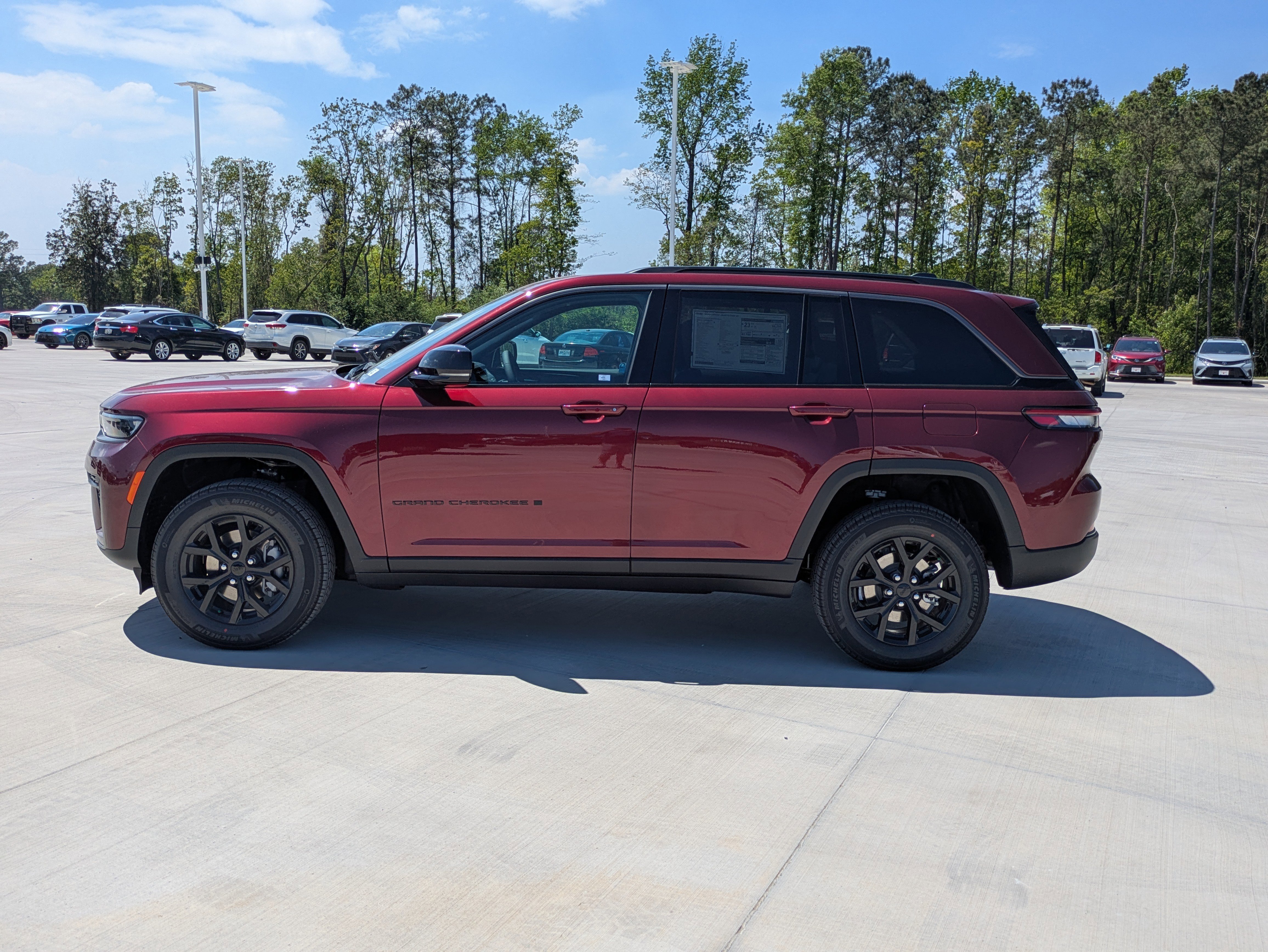 New 2026 Jeep Grand Cherokee Altitude RWD image 4