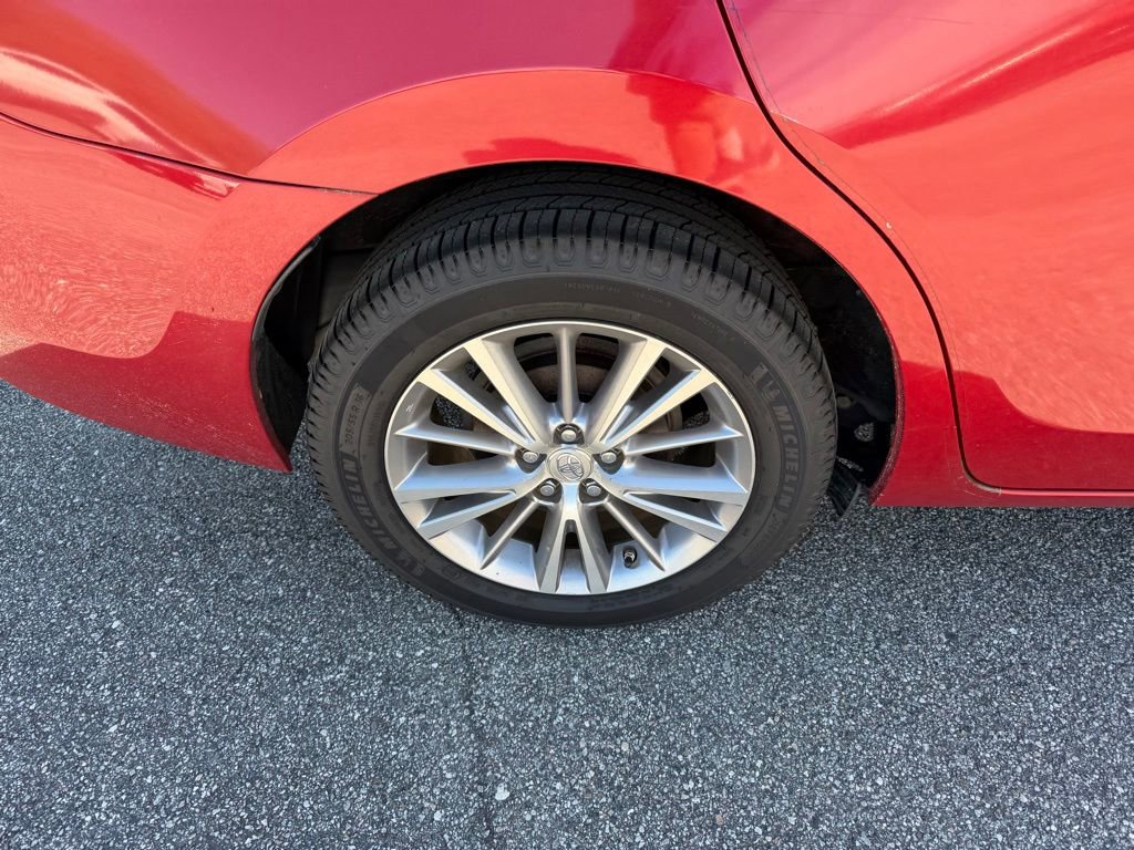 Used 2015 Toyota Corolla LE image 5