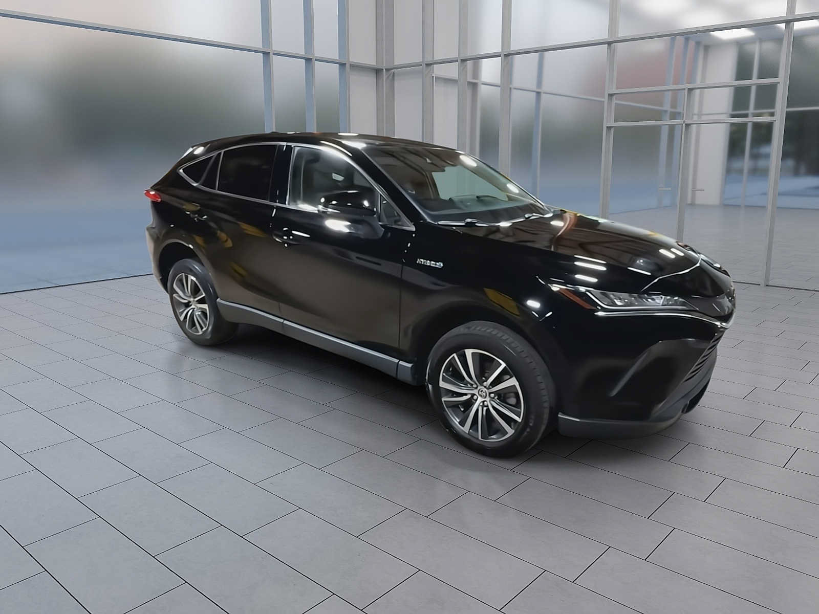 Used 2021 Toyota Venza LE AWD/4WD image 2