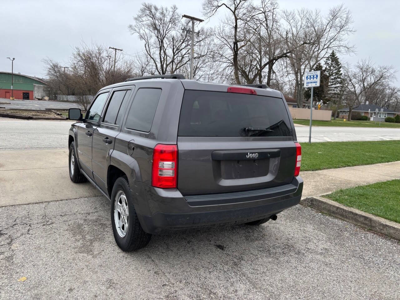 Used 2015 Jeep Patriot Sport image 15