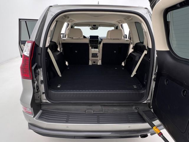 Used 2022 Lexus GX 460 Premium w/ Accessory Package AWD/4WD image 27