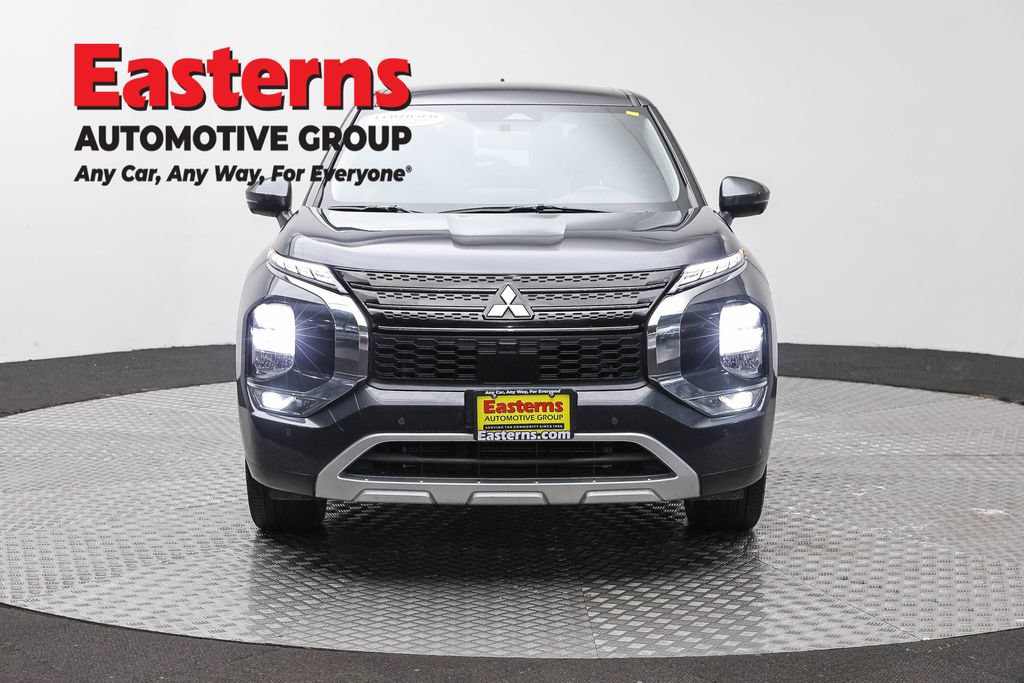 Used 2024 Mitsubishi Outlander SE FWD image 2