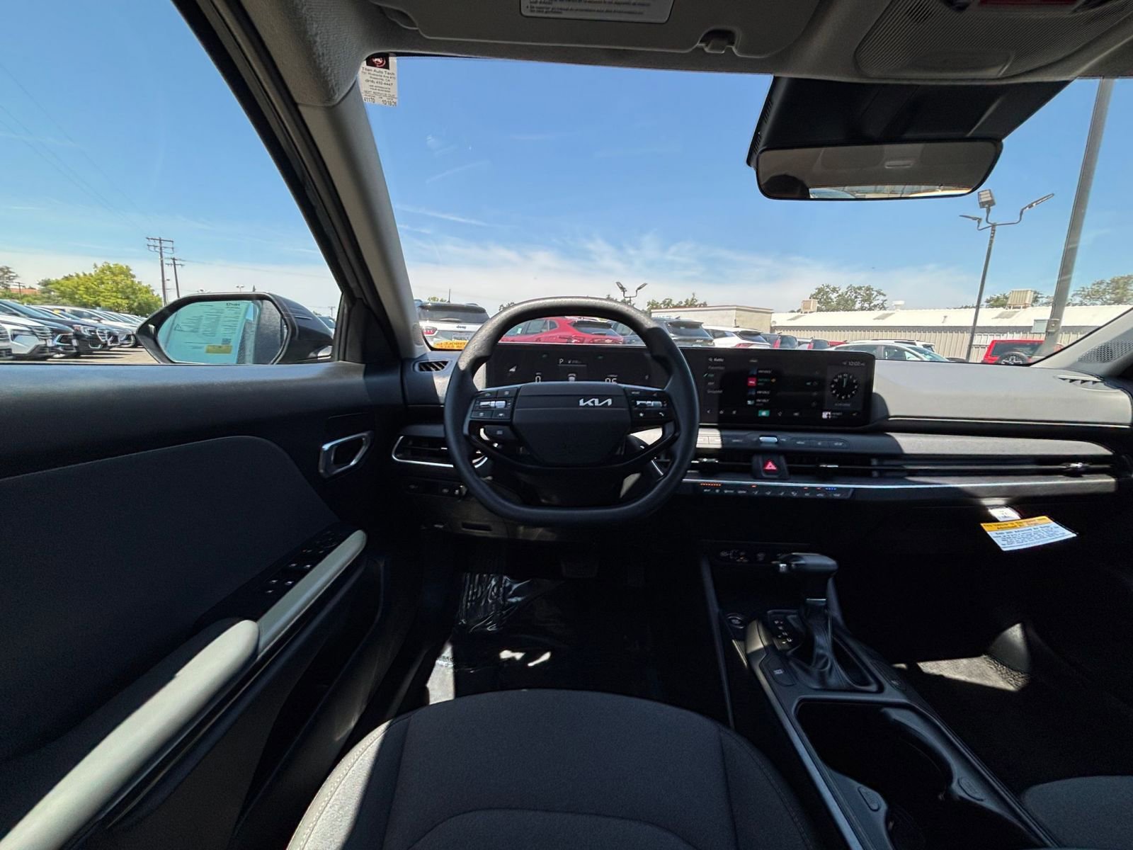 Used 2025 Kia K4 FWD image 33