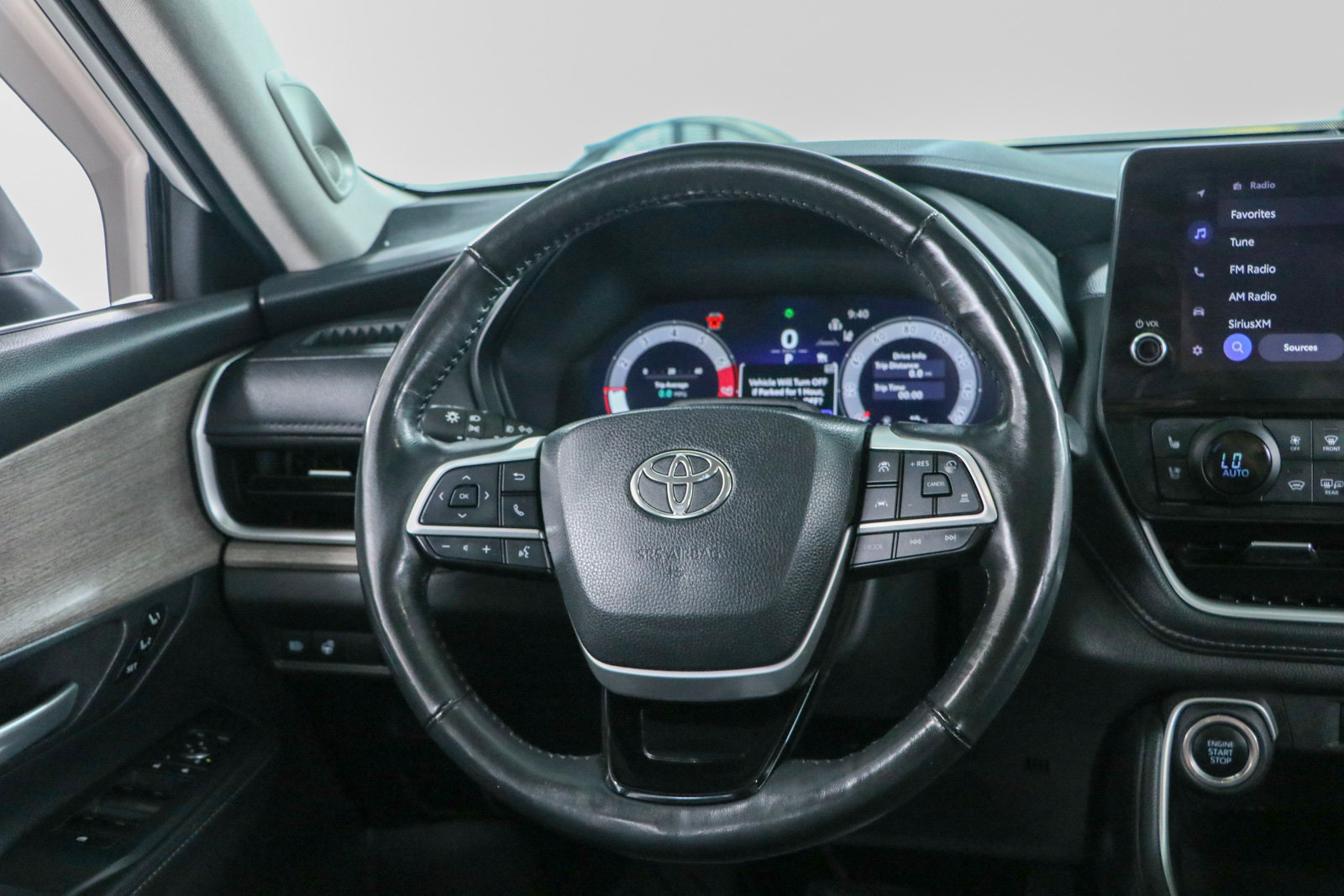 Used 2024 Toyota Grand Highlander AWD image 12