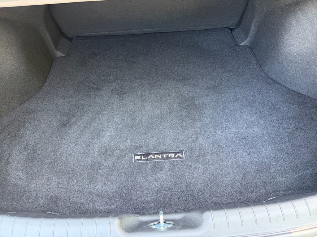 Used 2025 Hyundai Elantra Sport FWD image 21