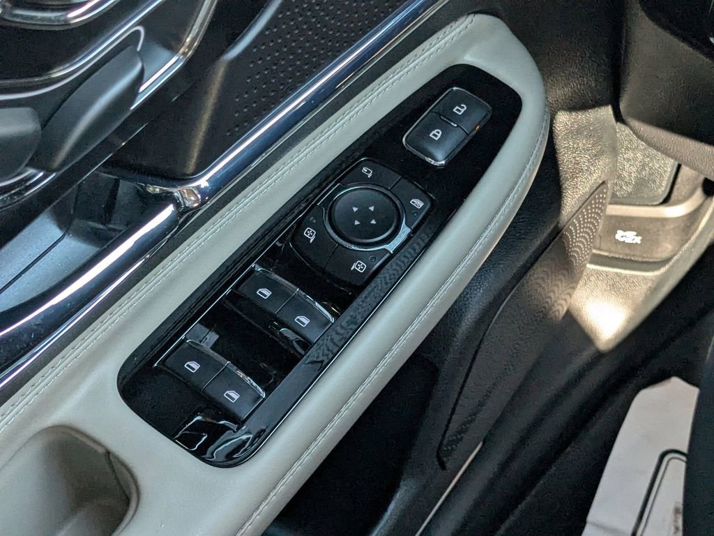 Used 2025 Lincoln Corsair Reserve w/ Jet Appearance Package image 20