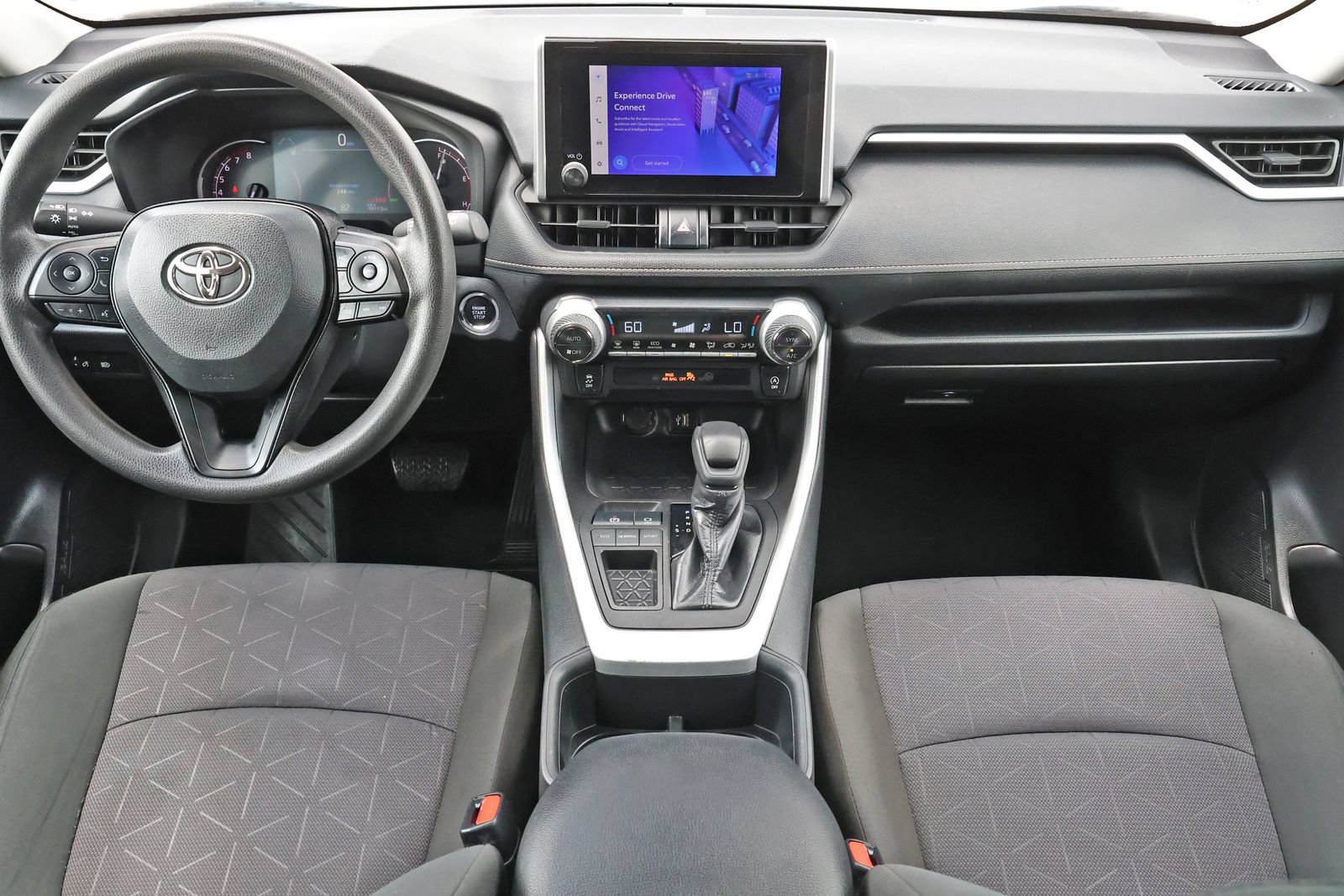 Used 2024 Toyota RAV4 XLE FWD image 2
