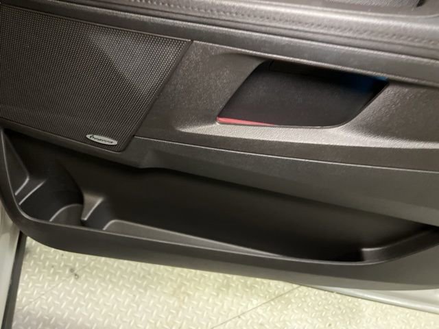 Used 2017 Chevrolet Equinox Premier w/ Enhanced Convenience Package image 67