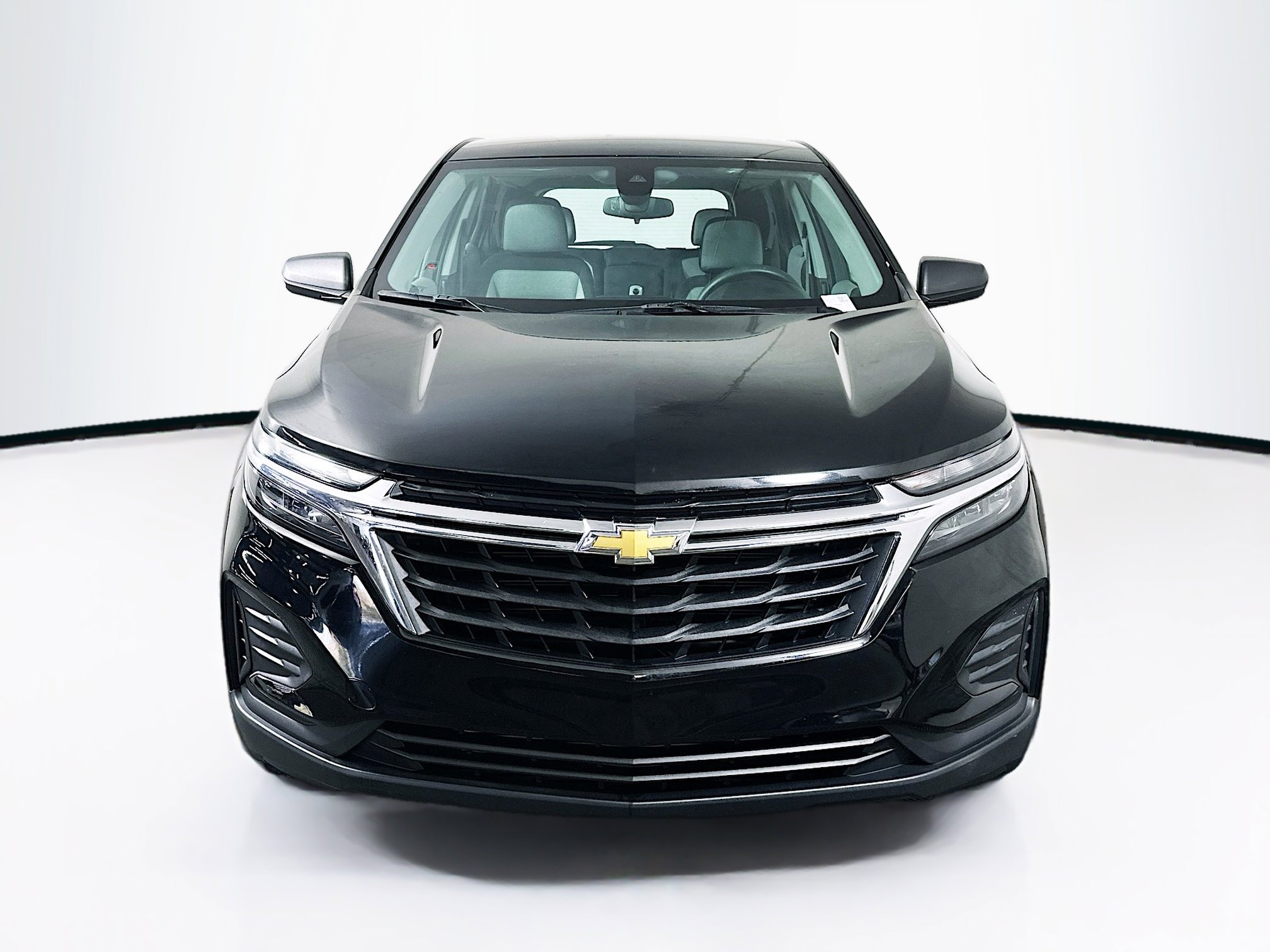 Used 2024 Chevrolet Equinox LS image 2