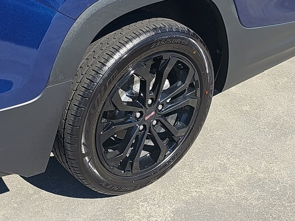 Used 2022 GMC Terrain SLE w/ Driver Convenience Package image 8