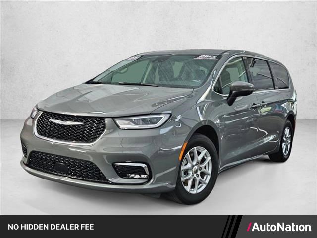 Used 2023 Chrysler Pacifica Touring-L FWD image 1