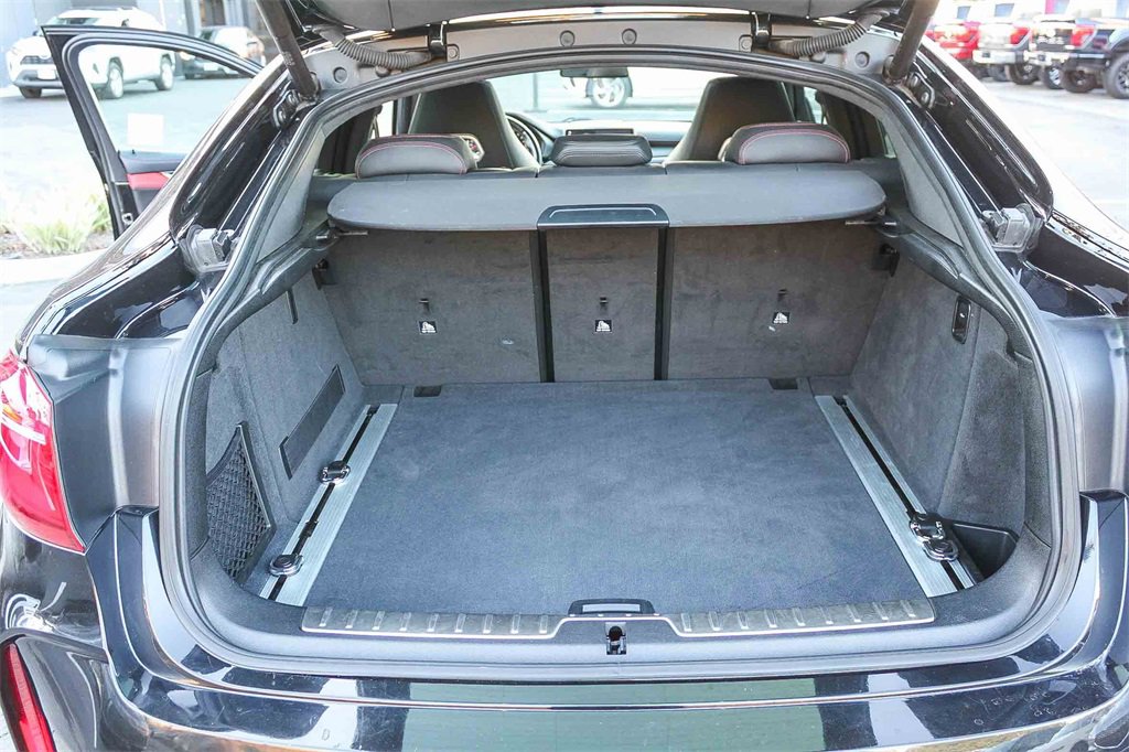 Used 2018 BMW X6 M image 32