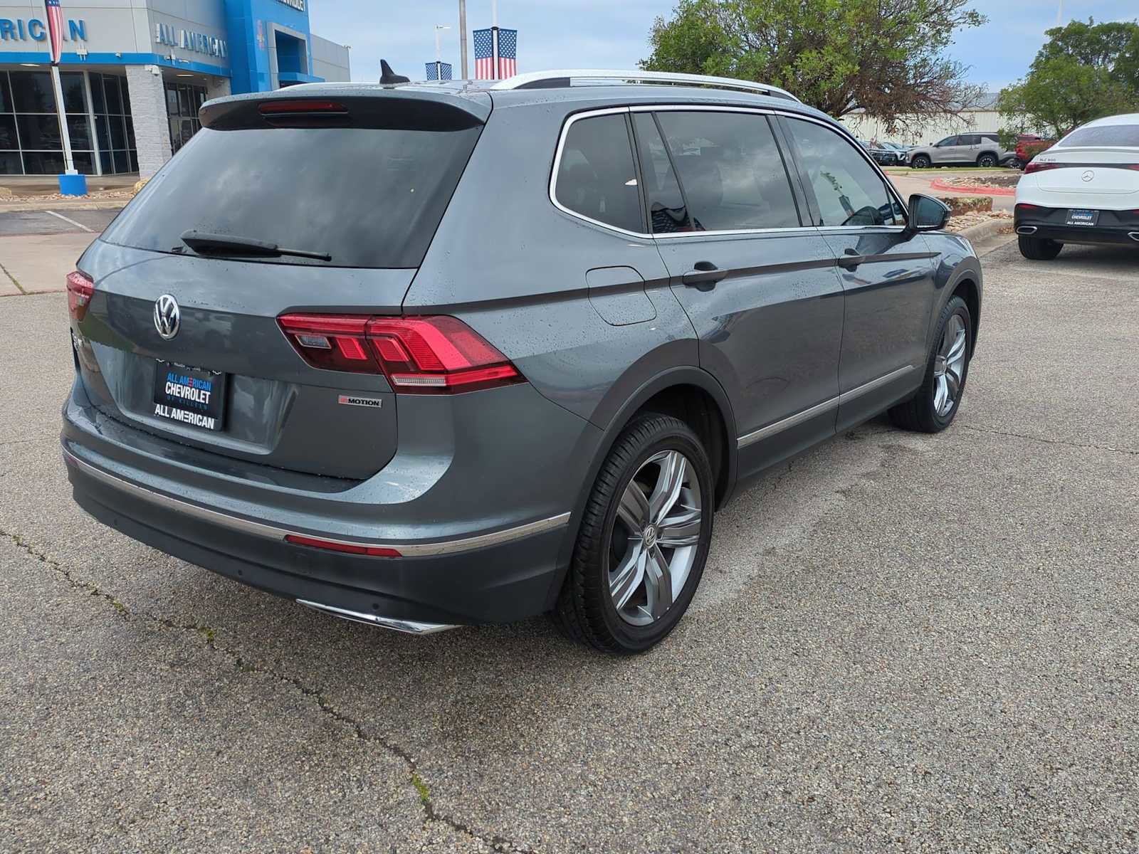 Used 2019 Volkswagen Tiguan SEL Premium AWD/4WD image 8
