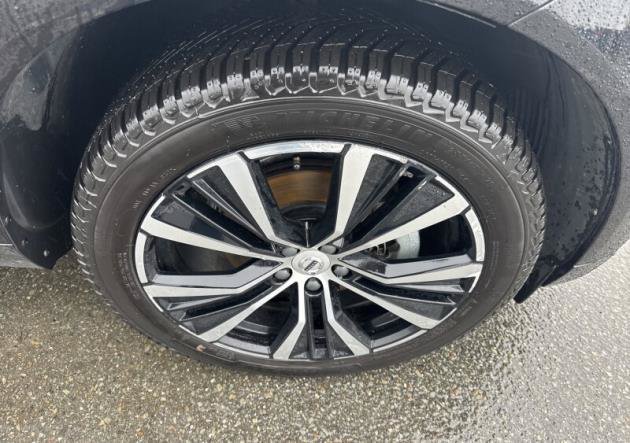 Used 2024 Volvo XC60 B5 Plus w/ Protection Package Premier AWD/4WD image 6