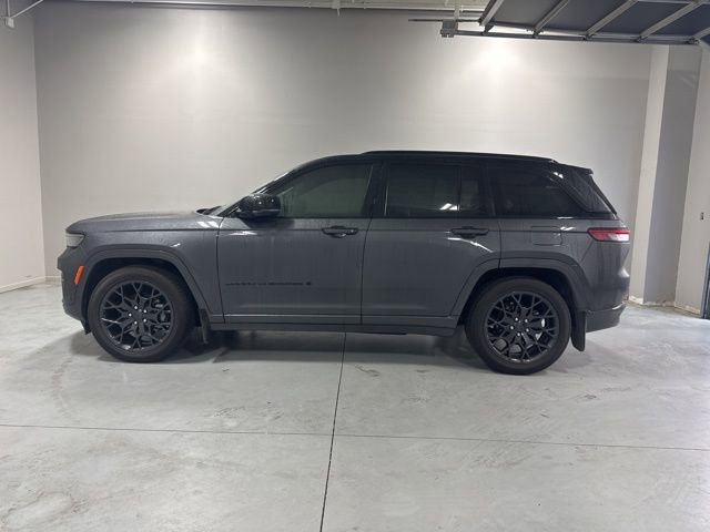 Used 2025 Jeep Grand Cherokee Summit image 10