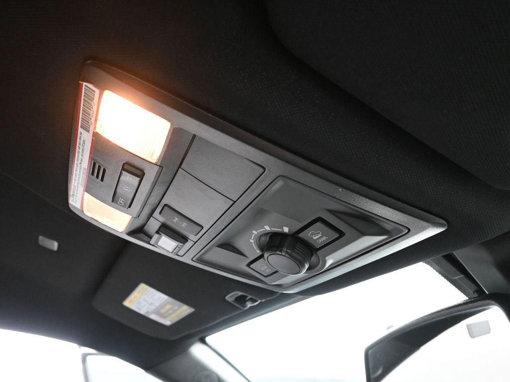 Used 2021 Toyota Tacoma TRD Off-Road image 18