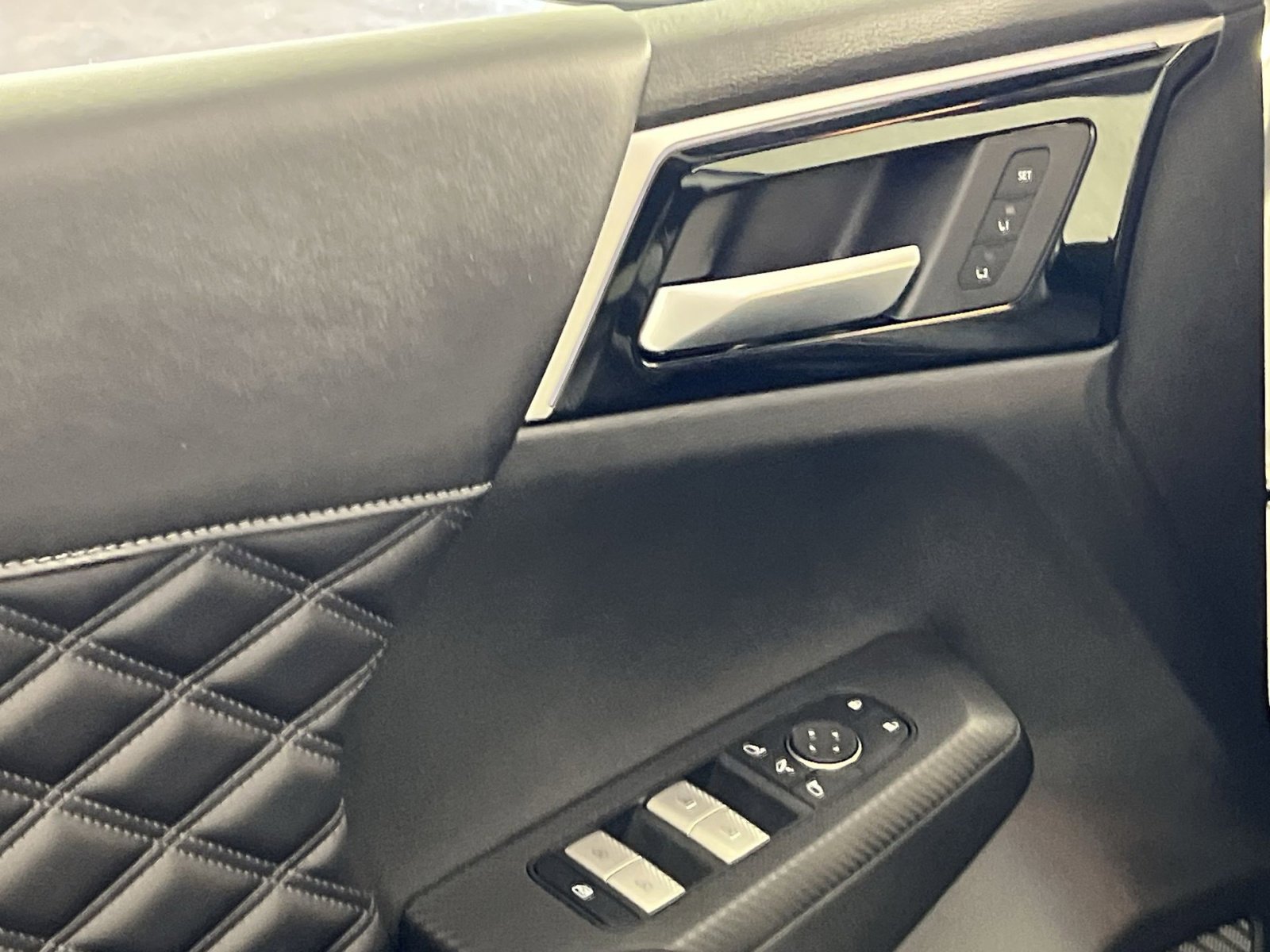 Used 2024 Mitsubishi Outlander SEL image 15