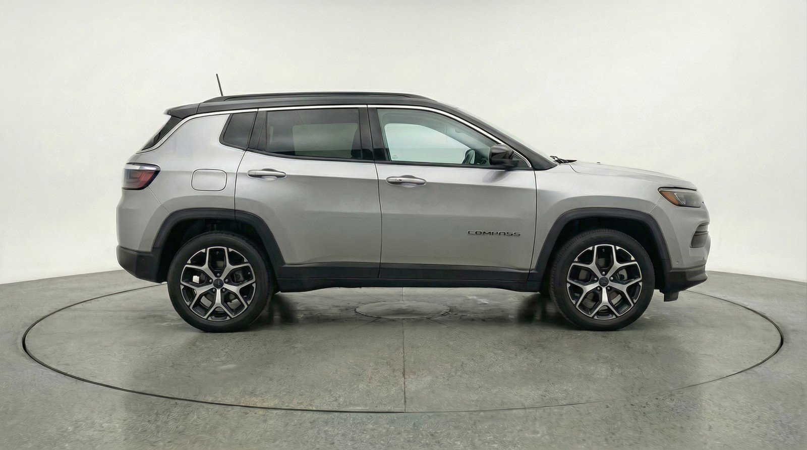 Used 2025 Jeep Compass Limited image 11