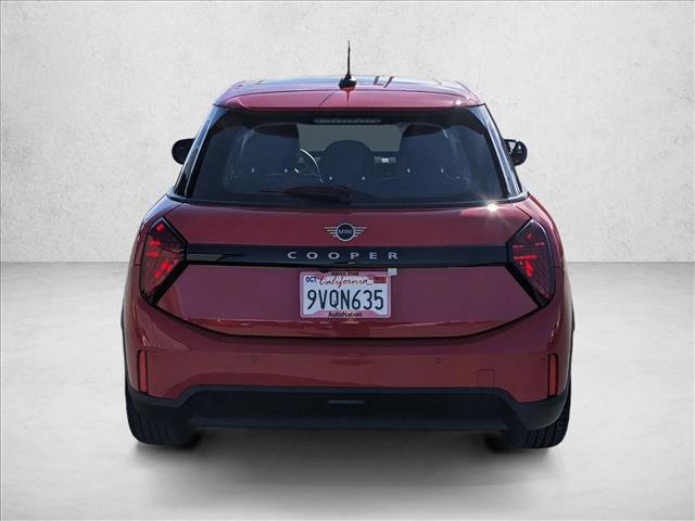 Certified 2025 MINI Cooper 4-Door Hardtop image 7