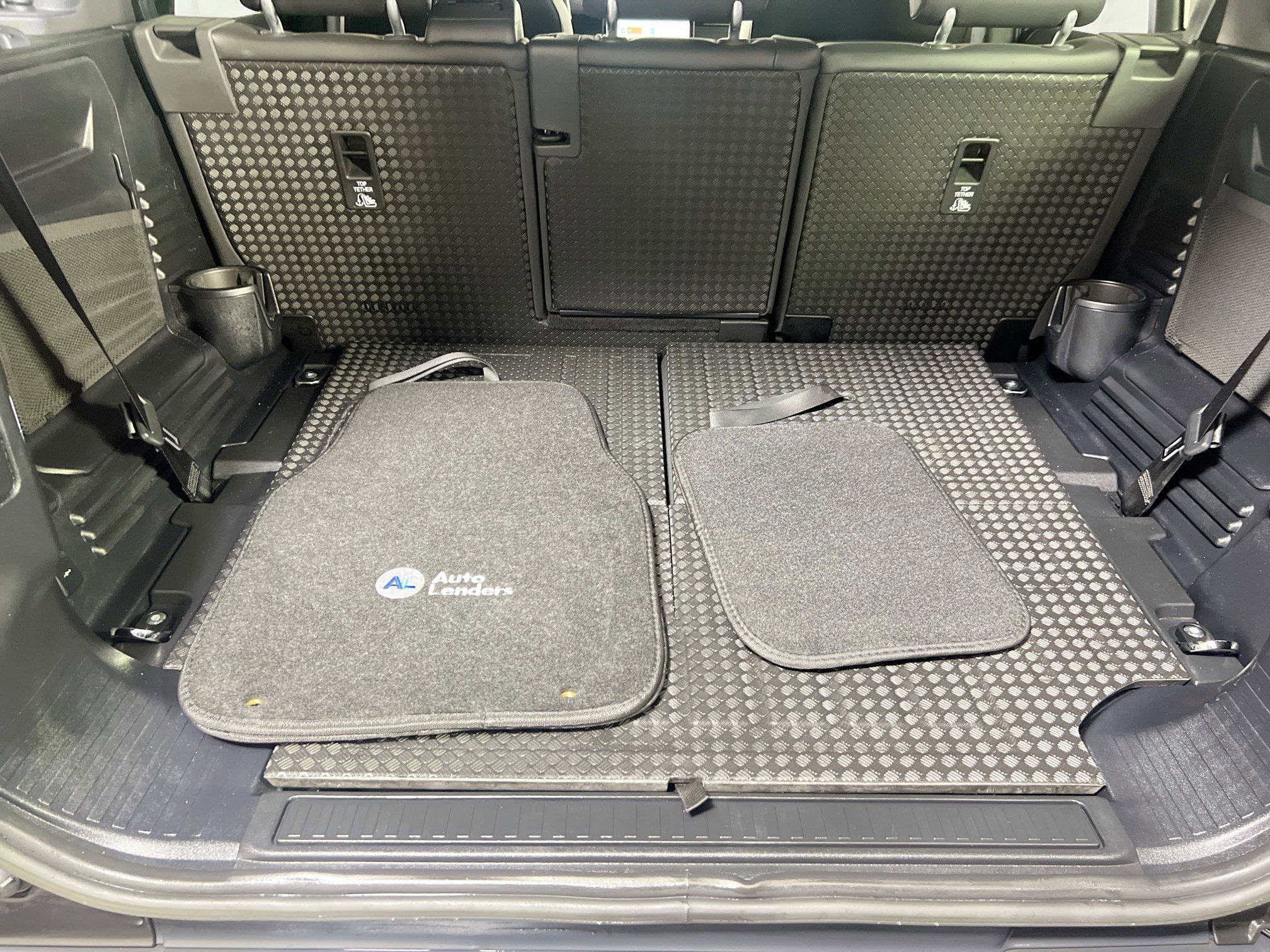 Used 2023 Land Rover Defender 110 X-Dynamic SE image 27