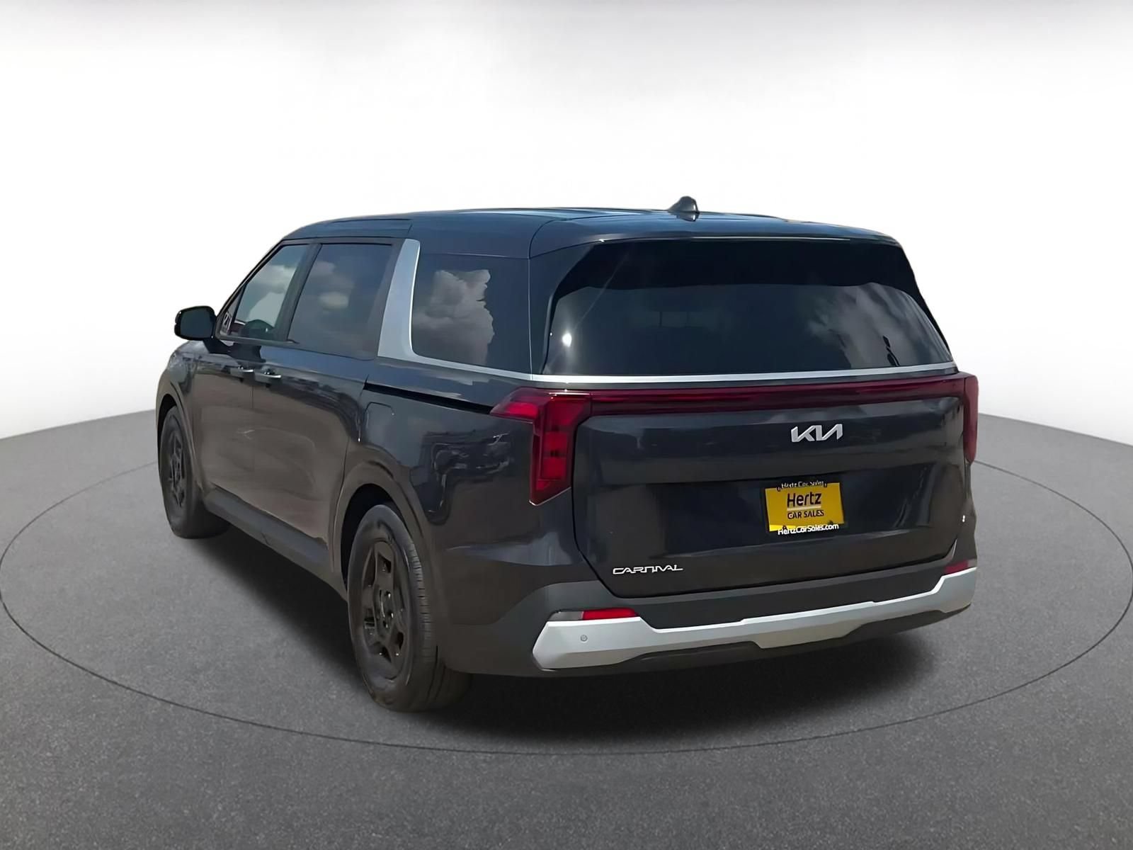 Used 2026 Kia Carnival FWD image 9