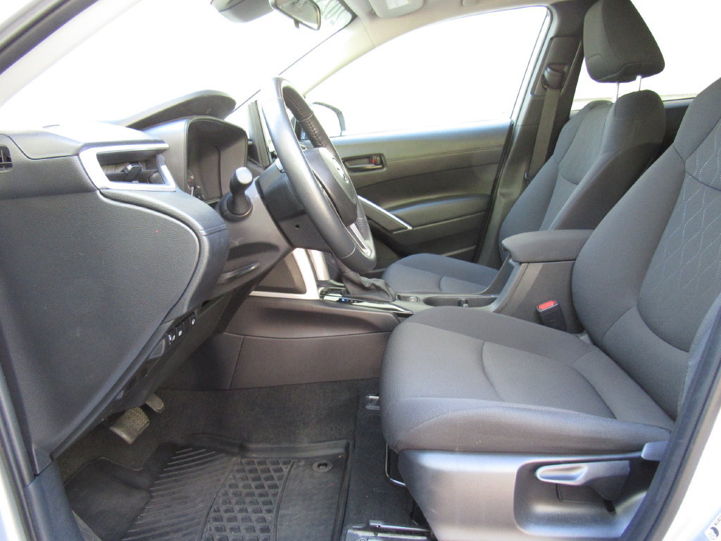 Used 2025 Toyota Corolla Cross LE AWD/4WD image 10
