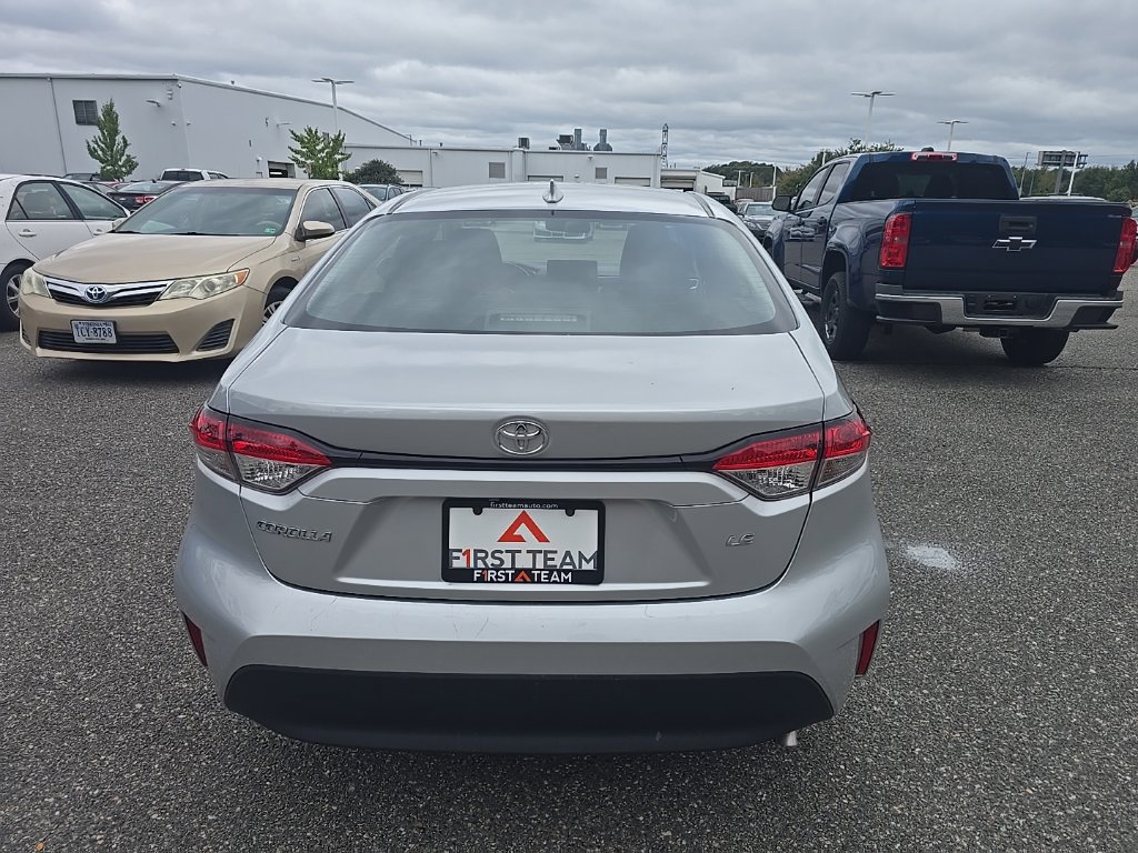 Used 2025 Toyota Corolla LE FWD image 6