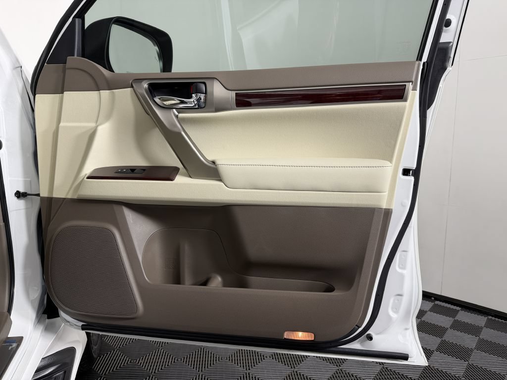 Used 2018 Lexus GX 460 Premium AWD/4WD image 45