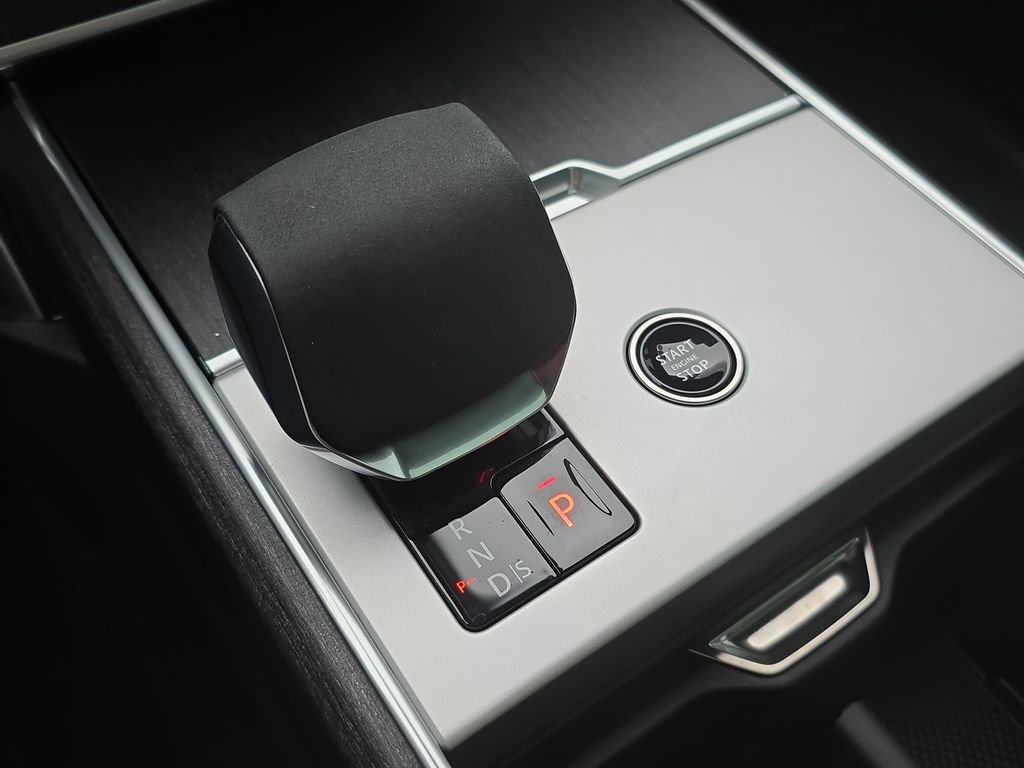New 2025 Land Rover Range Rover SE AWD/4WD image 26