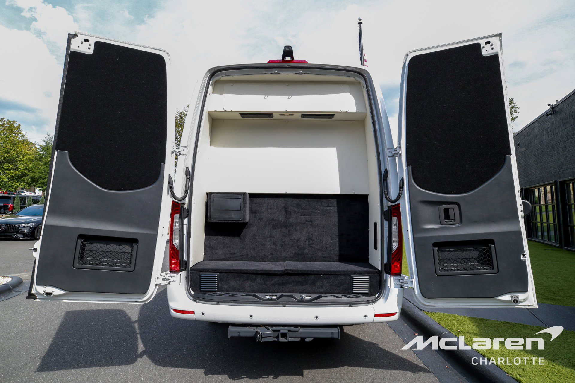 Used 2023 Mercedes-Benz Sprinter 3500 image 16