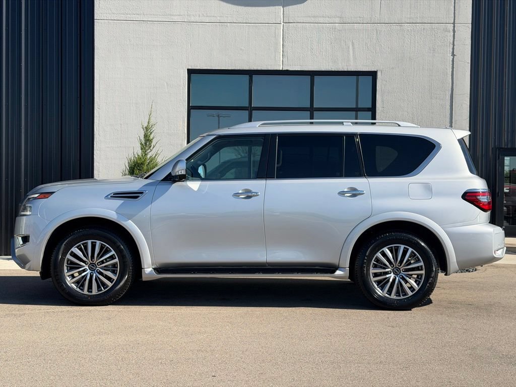 Used 2024 Nissan Armada SL AWD/4WD image 2
