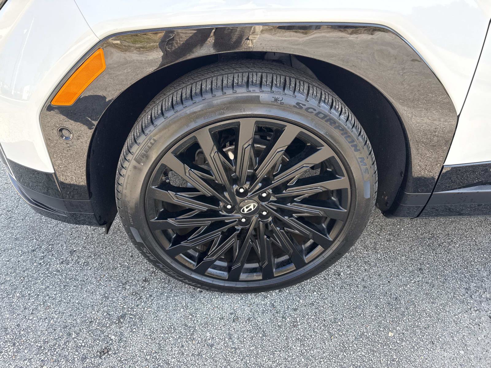 Used 2024 Hyundai Santa Fe Calligraphy image 9